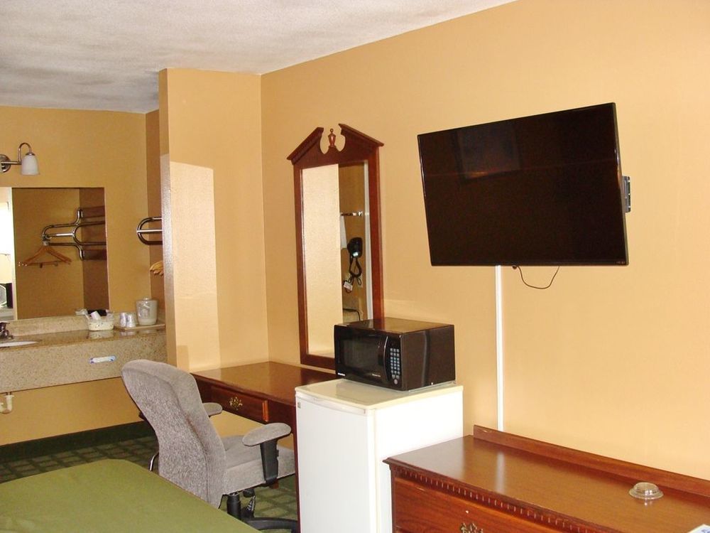 Americas Best Value Inn And Suites Siloam Springs Room photo